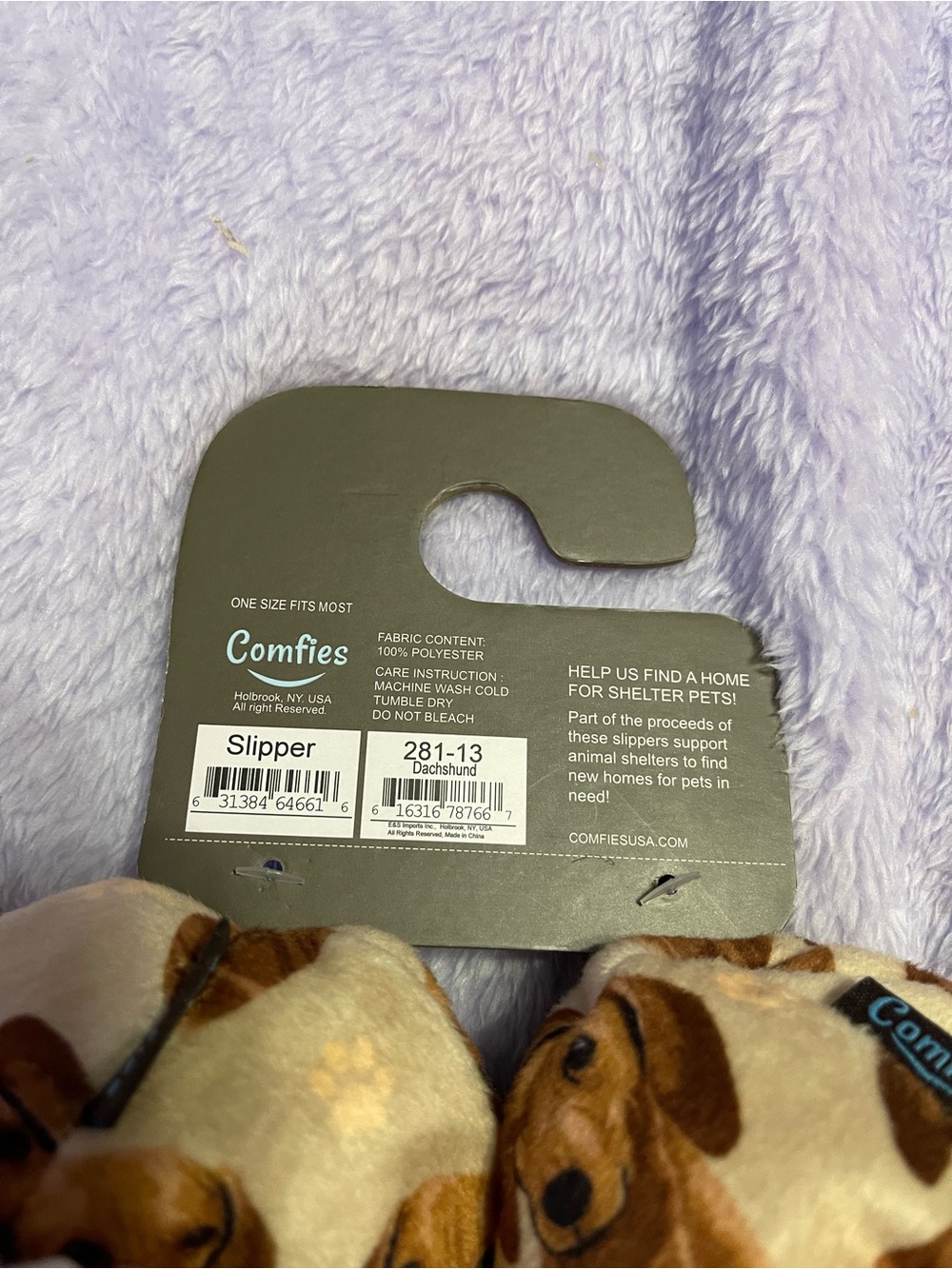 Cozy Cream/brown Plush Comfies Slippers with Dachsunds !  Up to size 9 NWT! - Picture 4 of 4
